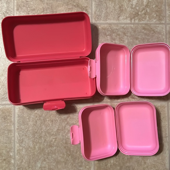 Tupperware Hello kitty set - Picture 3 of 3